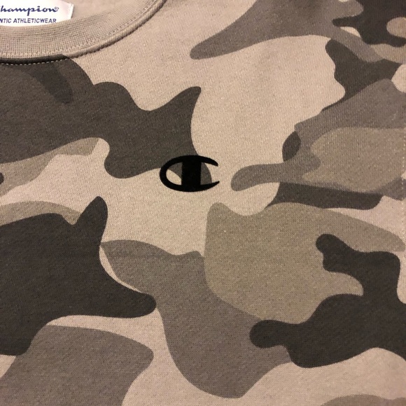 CHAMPION~ Men’s grey camo sweatshirt - Picture 4 of 10